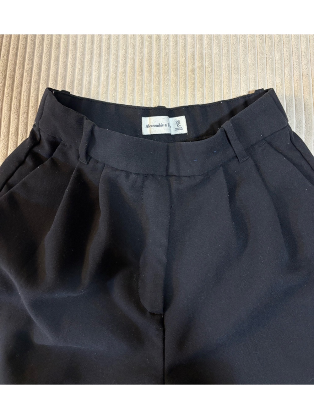 ABERCROMBIE & FITCH Sloane Tailored Pants in Black - Picture 6 of 7